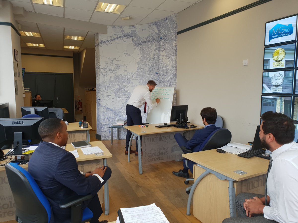 wp257's tweet photo. One year after finishing the course and the mans still got it! #TGROW #Coaching @Gettheedgeuk @GetalifeUK @WhiteIain #EmergingLeaders https://t.co/GpBwvQ8BTp