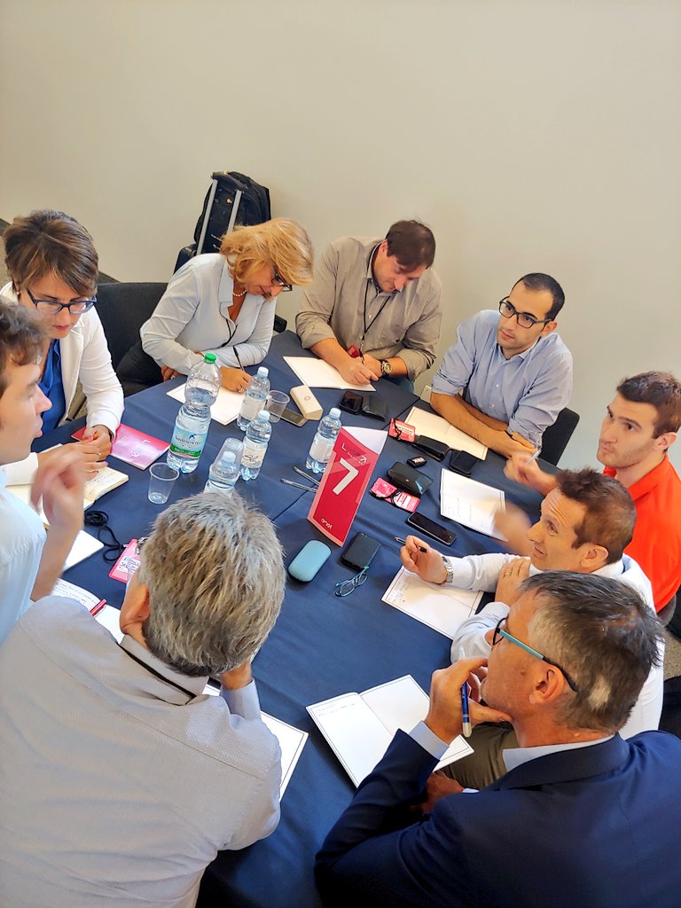 DigitalME6's tweet image. Qual è la nostra definizione di "digitale"? Un momento di riflessione insieme per aprire la giornata. #eneldigitalme