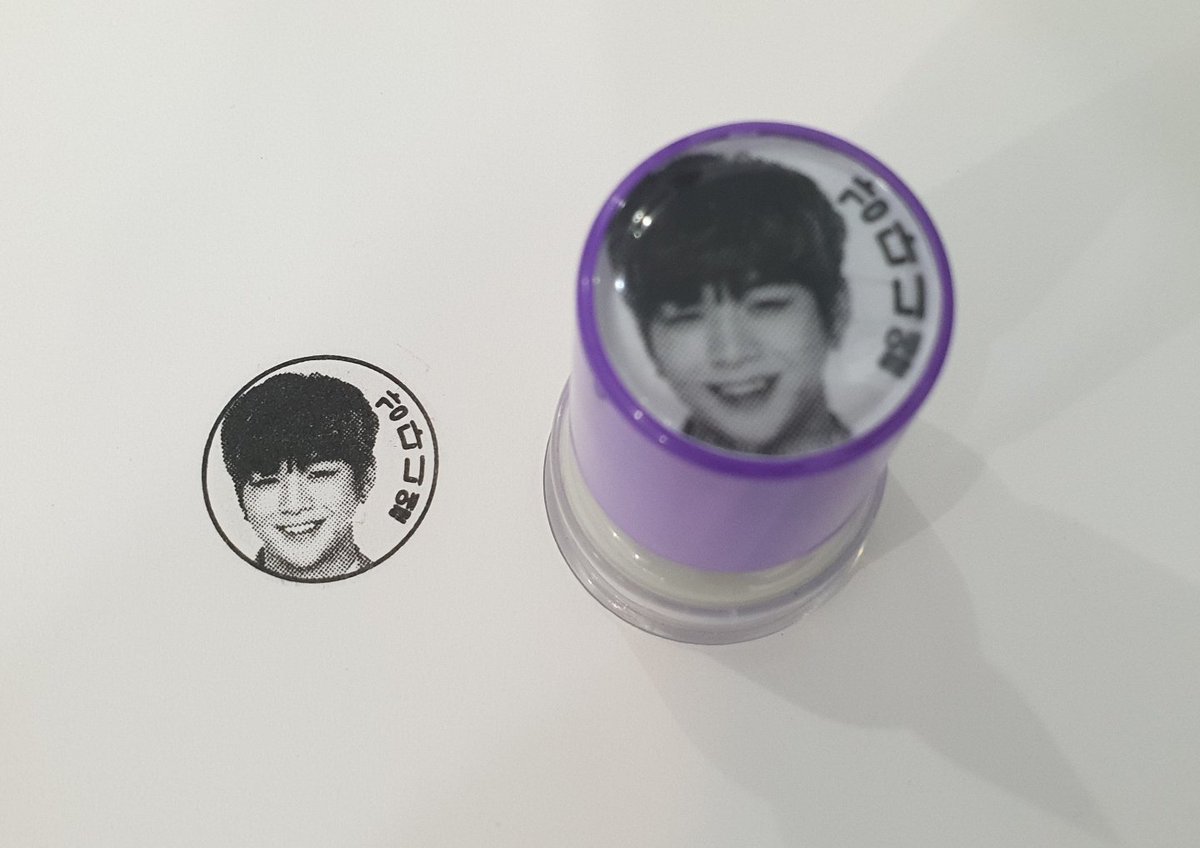 [연예인얼굴도장] 원하는 모든 연예인얼굴사진으로 도장 제작가능🤗(일반인 사진도 제작가능) tweet media