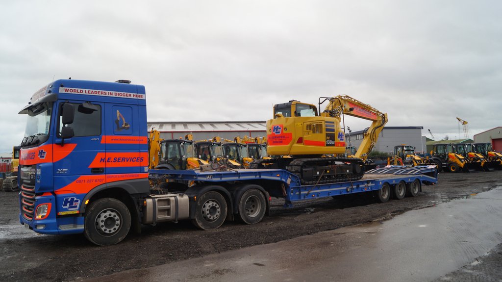 Want your own #plant moved? Require a low loader? Visit our website to find out how we can be of service buff.ly/2DZhOU0 #lowloader #hetransportservices #transport