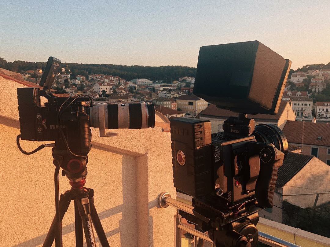 These 2 just catching the #lastlight ! <a href="/RED_Cinema/">RED Digital Cinema</a> <a href="/CanonUKandIE/">Canon UK and Ireland</a> <a href="/ZEISSLenses/">ZEISS Camera Lenses</a> #r3d <a href="/redcamerausers/">Red Camera Users</a> #videoproduction #timelapse