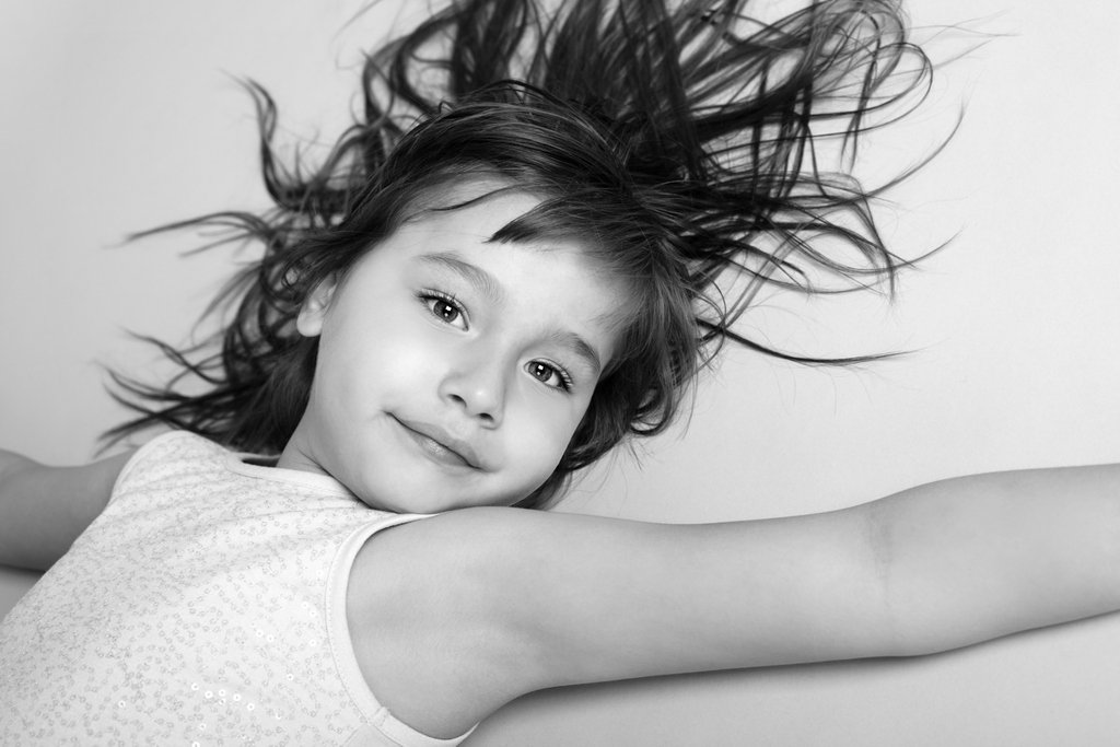 _studio64_'s tweet photo. We are parents ourselves and we know how time flies by and how children grow up fast. In our photography studio we take children portraits, book a photo session today. 👧👀📷 #studiophotography #blackandwhite #portraitphotography https://t.co/E9BOlnnOo2