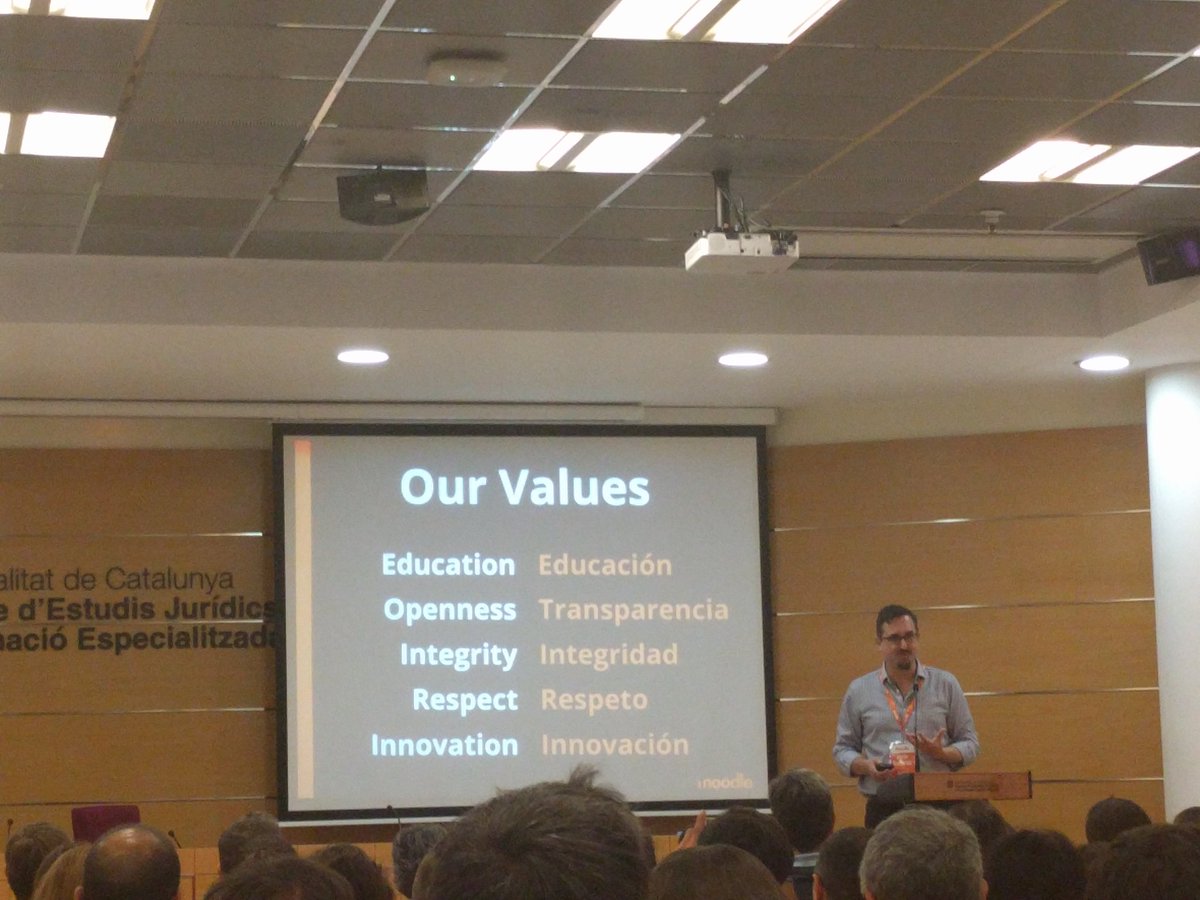 SaraClementeS's tweet photo. En la @MoodleMootSpain para aprender más sobre Moodle @urjconline @srosadom @CaceresTaladriz #AulaVirtualURJC #MootES18 https://t.co/I06el4KAUv