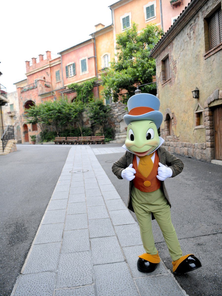 Mezzomikiのディズニーブログ イタリアの街並みに馴染んだピノキオファミリー 東京ディズニーシー ピノキオ グリーティング 詳しくは T Co A0ew8jczh0