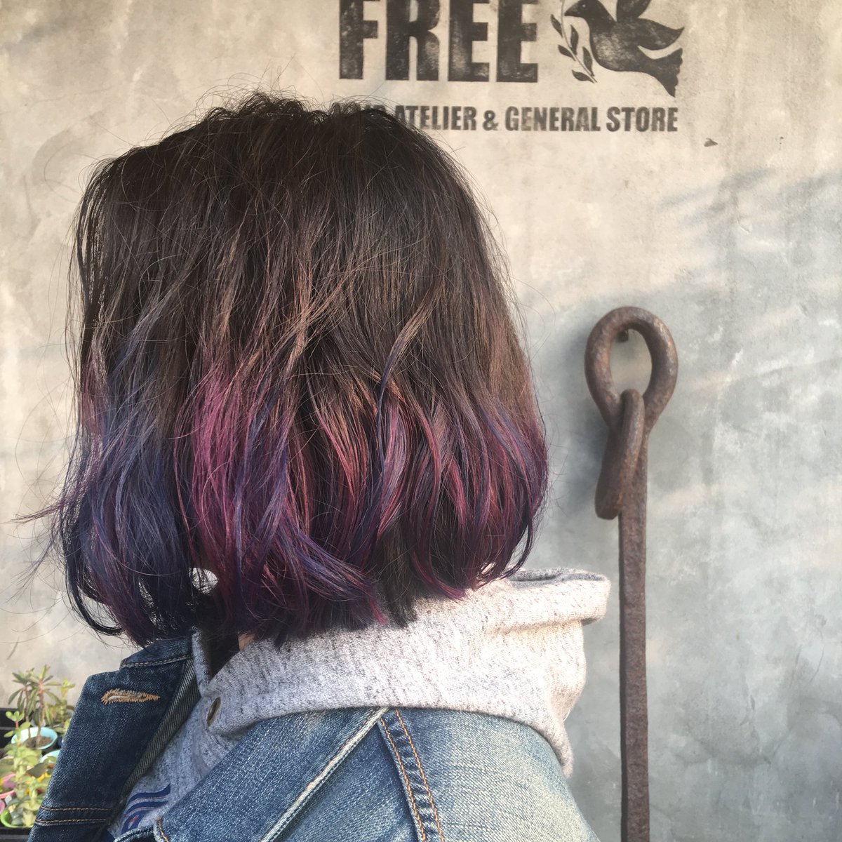 hirobs0131's tweet photo. ムラサキとネイビーをランダムに💜💙
#なかもず #中百舌鳥 #なかもずfree #なかもず美容室 #中百舌鳥美容室 #堺市美容室 #大阪美容室 #美容室 #美容師 #ダブルカラー #ハイトーンカラー #ブリーチ #ムラサキ #ネイビー #グラデーションカラー #インナーカラー #ポイントカラー https://t.co/M5KmcYr3mR