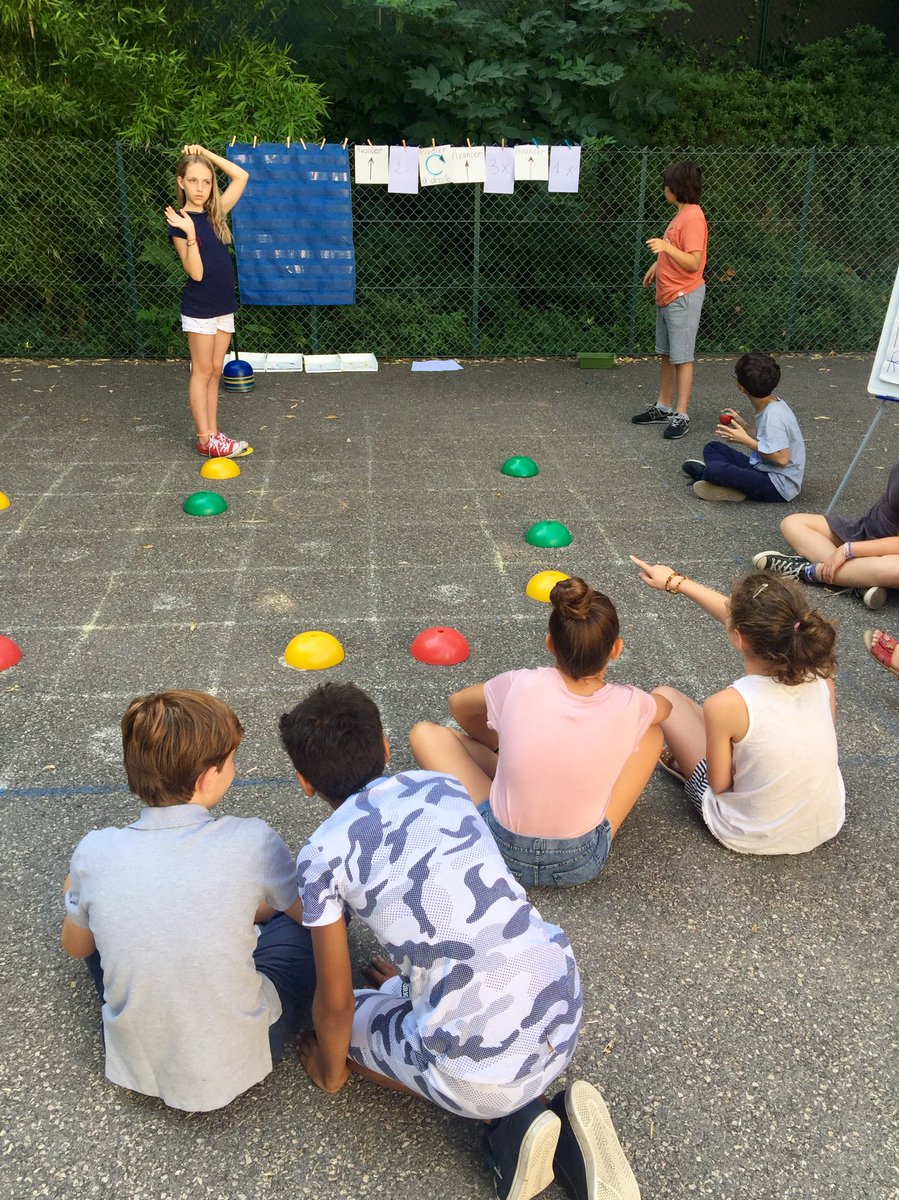 dbelhassein's tweet image. Atelier 1 quadrillage : #programmationdebranchée @ecolehyvert l’algorithme le plus efficace pour atteindre l’objectif !