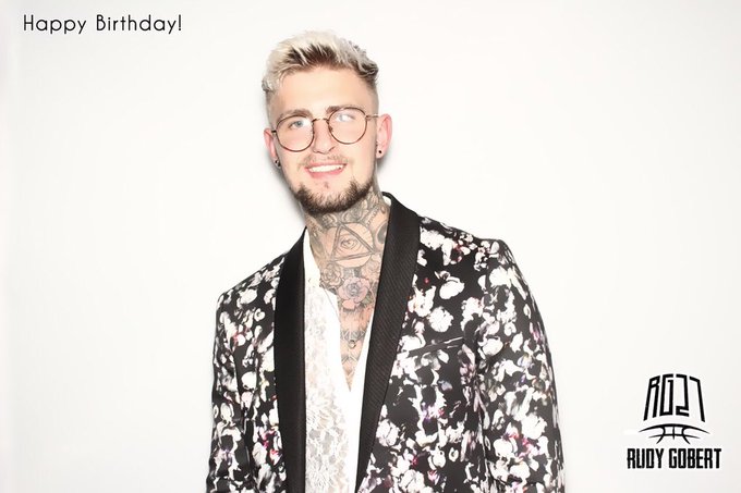 Watch Tattooed knitter's leaked NSFW photo on TwXstars