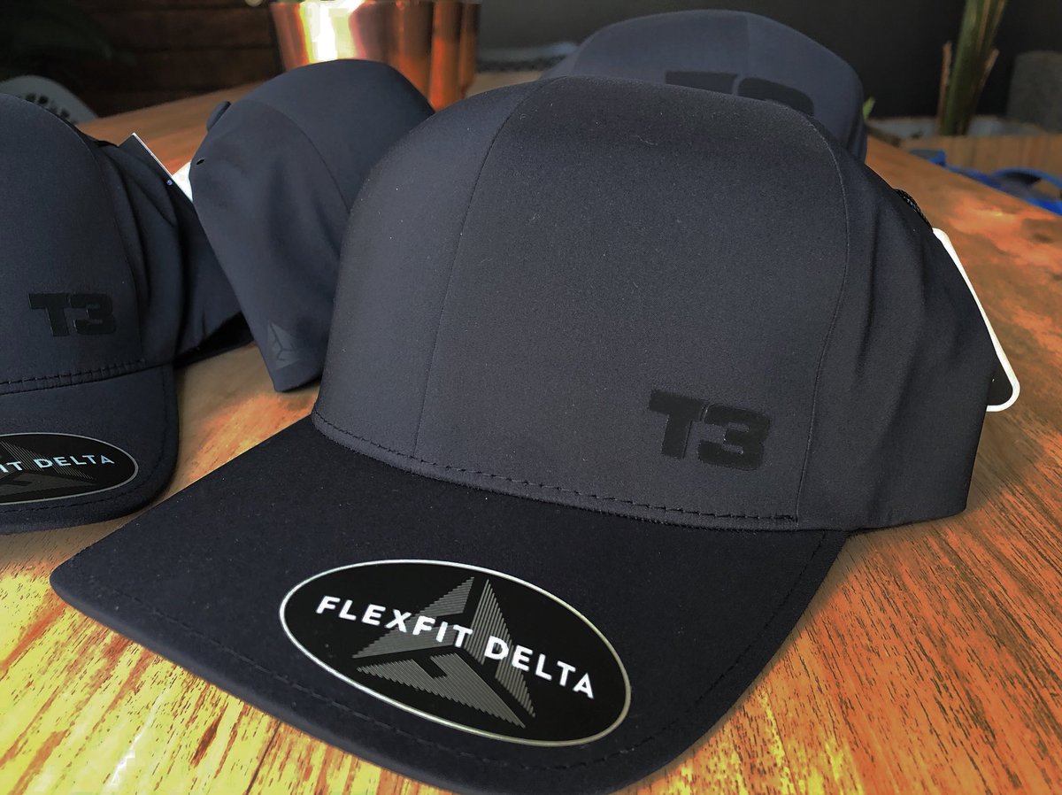 T3GearSA's tweet photo. Black on Black 
💣
🖤
⚫️
Delta technology: seamless perfection ♠️

Black silicone on Black curved peak:

•perfect for any sport
•doesn't show sweat
•classy AF
• perfect for everyday wear 🏁🇿🇦

#T3Apparel #T3 #T3Sport #BlackonBlack #Brand https://t.co/10ONTbOZux