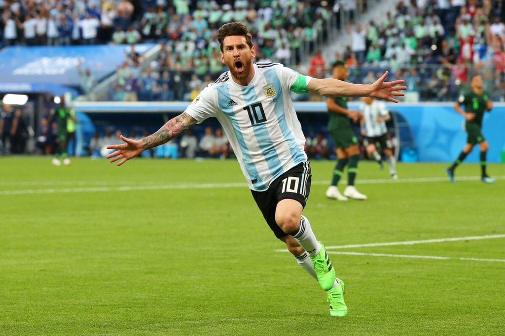 What a goal by 😍MESSI MESSI MESSI 10 😎🙌🙌🙌brillant fabulous & then Marcus Rojo 😉join the party with a superb goal. #Argentina qualify for next round.#well played #Argentina #MessiMessiMessi #fan #MarcusRojo #ArgentinaVsNigeria #RussiaWorldCup2018 ⚽️🇦🇷😊😎😍✌️👌👍😉