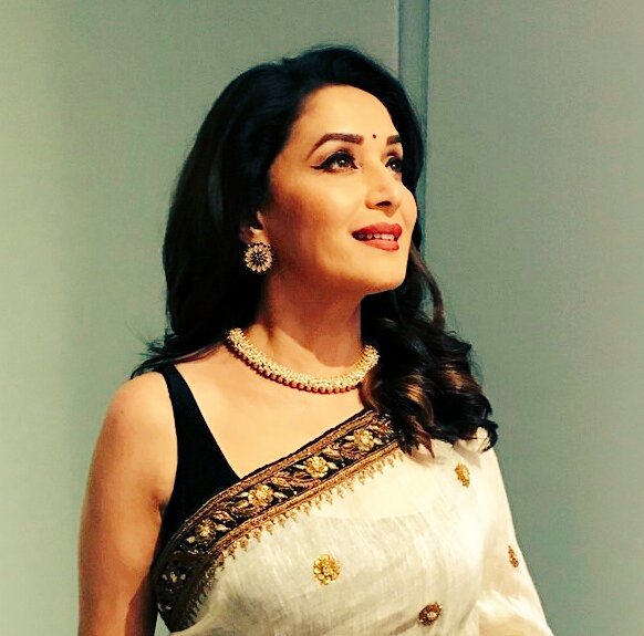 Sarah_Safah's tweet photo. @MadhuriDixit is the synonyms of beauty https://t.co/A85I74T5YH