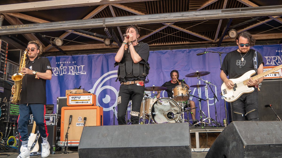 OtherKara's tweet photo. @ChaseAtlantic at @VansWarpedTour San Diego 6.22.18 

Thanks to @thinktei and @LisaJohnsonPix for the #lifeinthepit workshop! 

#san #yyc #vanswarpedtour #warpedtour https://t.co/twBCkl1HVf