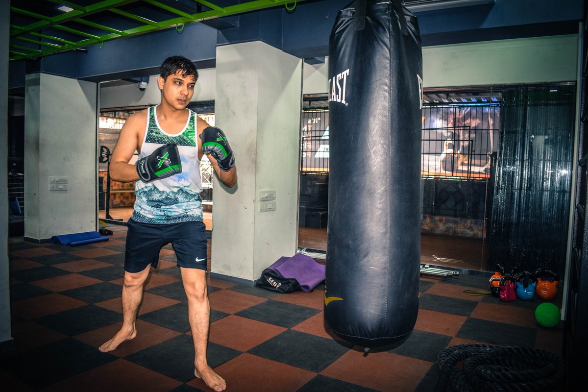 mensaurus's tweet photo. Does a perfect physique exist? And if it does, how can you mold yourself into it? 
Read more about it by clicking on https://t.co/KdUfQWYcMp 

#Mensaurus #Mumbaisblogger #Stylist #MensStyle #MensStylist #LifestyleBlogger #PerfectPhysique #Fitness #Health #Gym #BodyBuilding https://t.co/UXKBm1zjSd