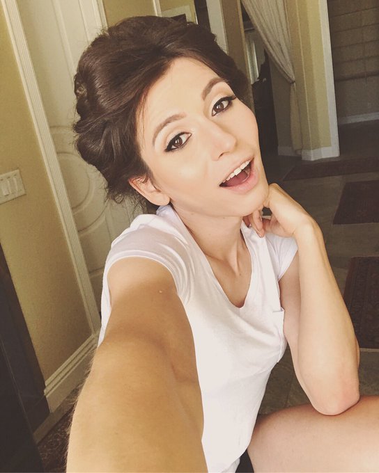 I ran off before the MU could finish my hair to take these 😇😇😇 https://t.co/5RNuY03Hwv<a href="/tag/newprofilepic"class="tags"><span>#newprofilepic</span></a>