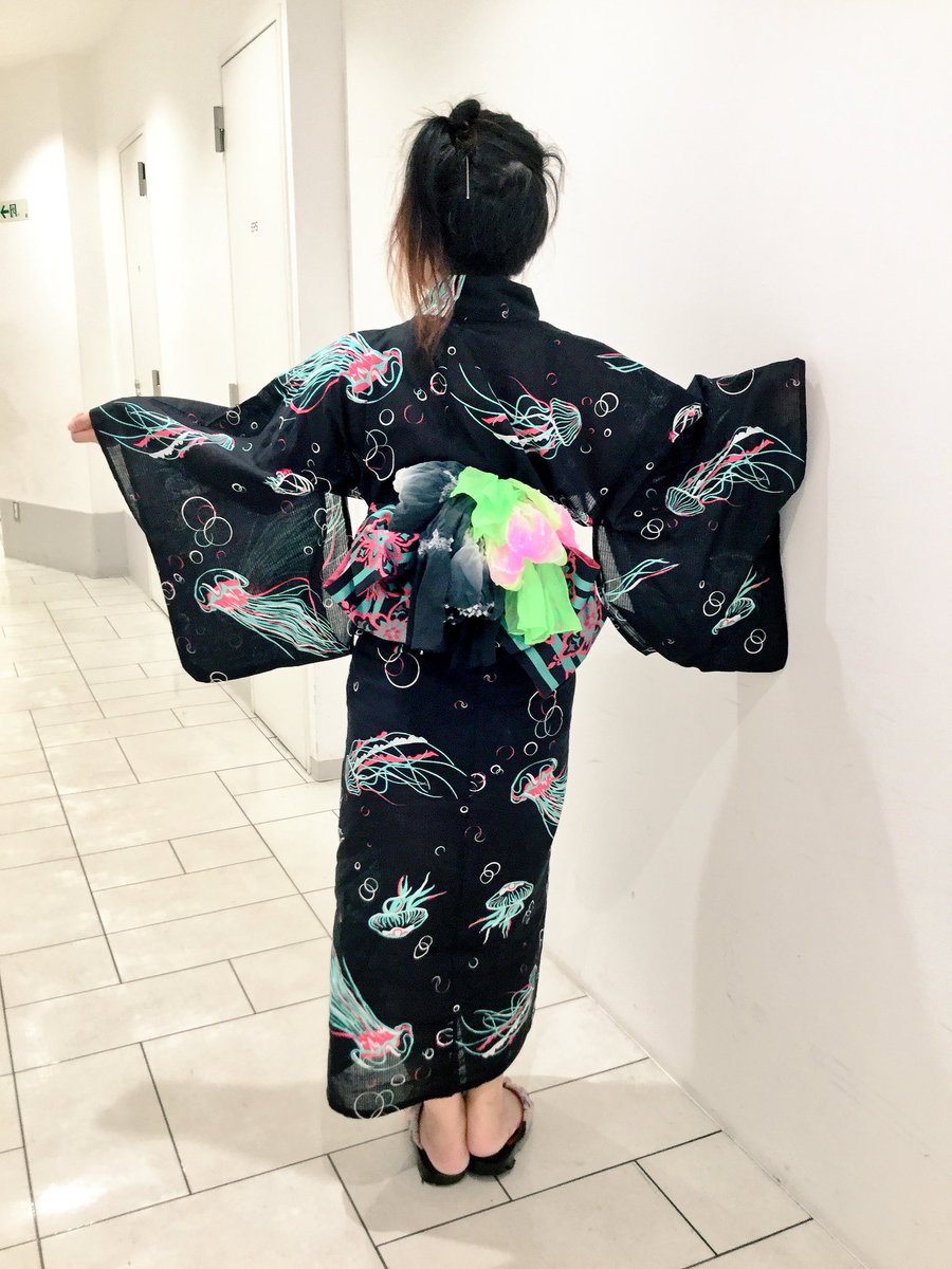 Wargo店舗販売スタッフ 池袋p Parcoかんざし屋 ゆかた屋hiyori どうも塩澤です 本日はメンズの浴衣 もご紹介 安井殿が選んでくれました メンズも個性的な柄沢山あります そして本日は安井殿が浴衣でお店におります 色合わせセンス抜群 兵児帯で