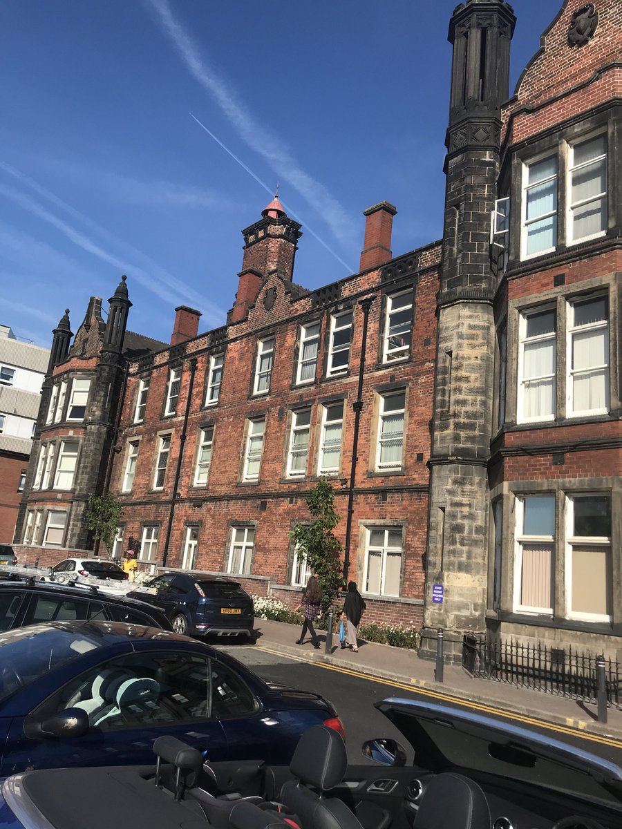 gmepainting's tweet photo. Lads are starting work on this baby today, painting all windows, fallpipes including decanting all pigeon spikes ready for new.
Thanks to @Lifterz for sorting out safe access.
#workinginthesun #creamup #happydays https://t.co/Xvl9BGOhVj