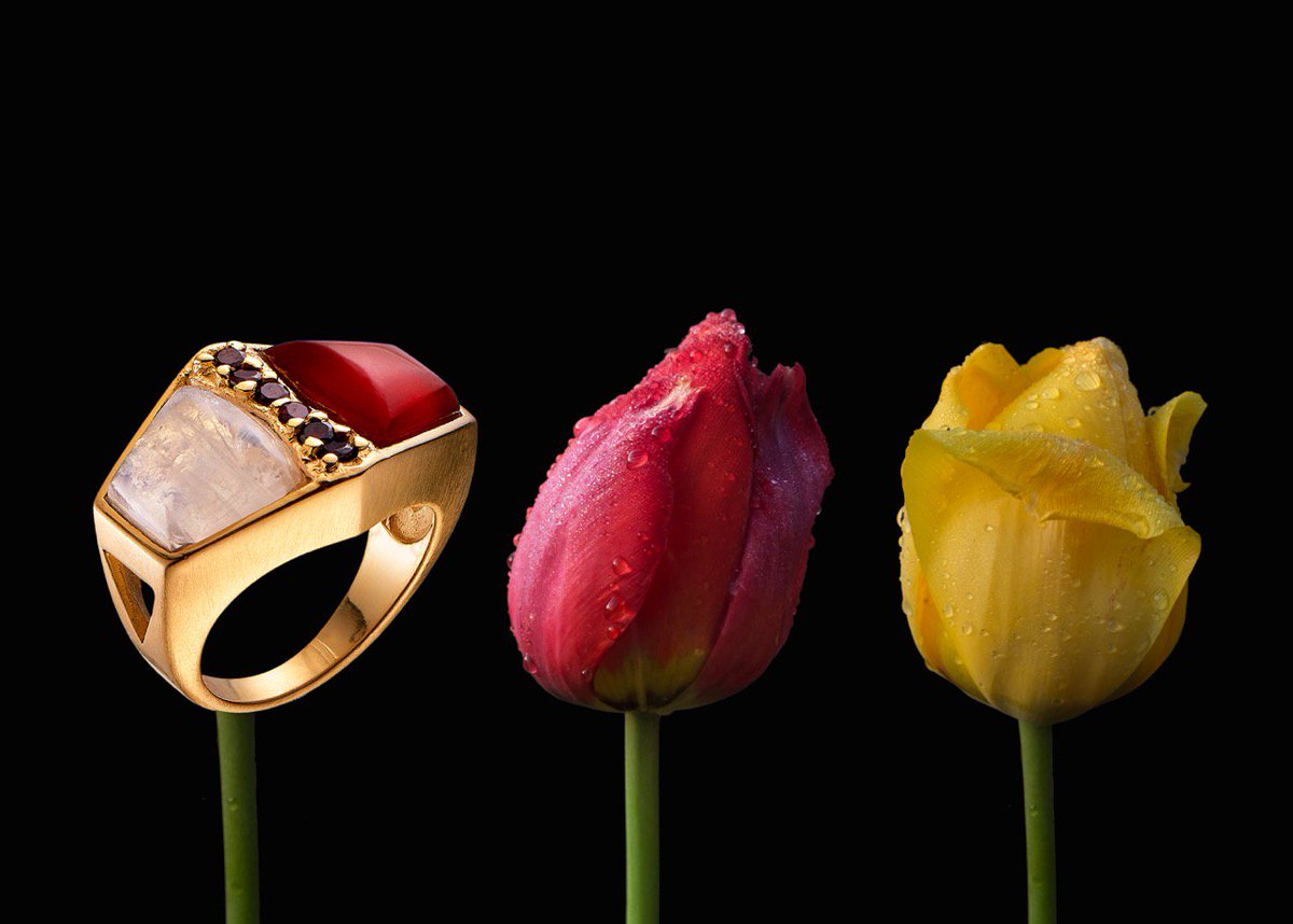 HelloPrevily's tweet photo. Caroline de Benoist partage avec nous l'univers de sa marque éponyme de  bijoux... https://t.co/cfb54YHRO5 #Bijoux #Créateurs #Mode #Paris https://t.co/NAZ64jR5sN