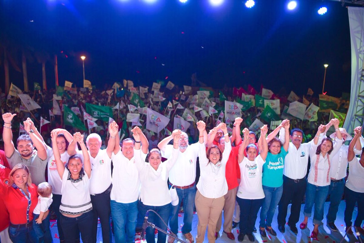 coraamaliacm's tweet photo. Un entusiasta #CierreDeCampaña en la fuente del pescador, en #Chetumal ¡Muy agradecida con todos por su apoyo! Estoy segura de qué este 1 de julio  #VamosAGanar #VotaPorCoraAmalia por #HechosYResultados https://t.co/5ZMgdnZ6iU