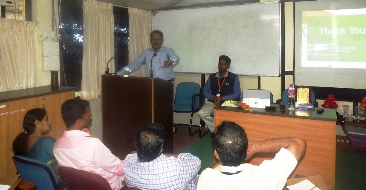 GeM_India's tweet photo. Addl. CEO GeM, Mr. Suresh Kumar conducted buyers training session for HODs, and officers from various Departments at Centre for Training in Financial Management, Kerala on June 26 
#GeM3 #GeMified 
@PMOIndia @narendramodi @DoC_GoI @CimGOI  @FinMinIndia  @CMOKerala @financekerala https://t.co/n19zG1cNc0