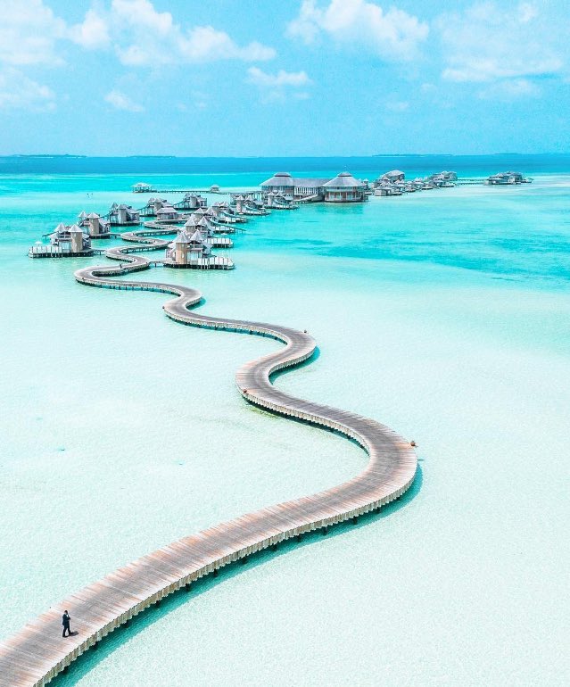 Tierra trágame y escúpeme en #Maldivas! Cuántos como nosotros querríais estar hoy aquí? 🏖🔝