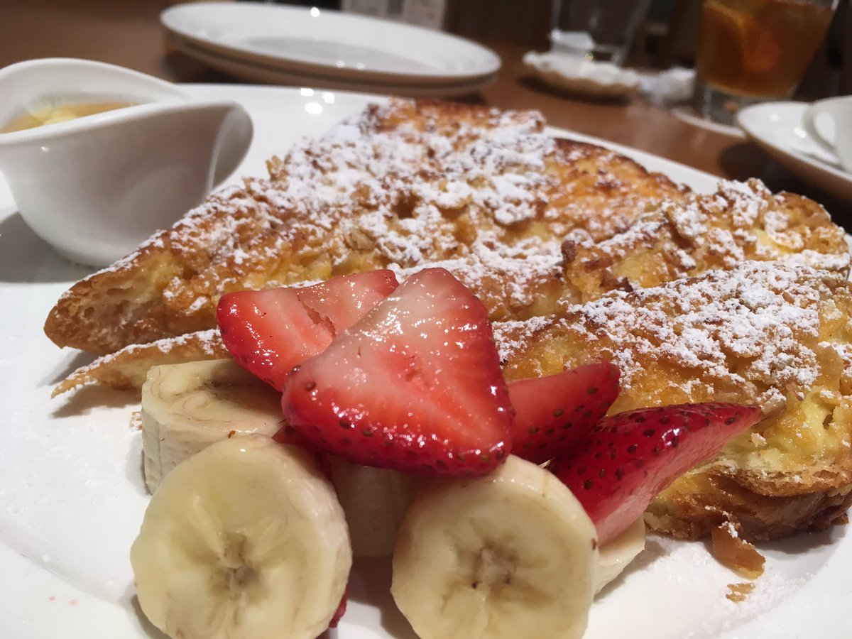 rrrYM22's tweet photo. 昨日のあやちゃんとデートは
pancake🍰🍴とお笑いライブ🤣🤣でした👩❤️💋👩♡
甘いものは幸せだったし
どの芸人さんも面白かった☺️☺️🙆❤️
今日はほっぺが筋肉痛🙄🤢
#新宿 #pancak #お笑いライブ #RUSH4? #あやちゃんとデート❤️ https://t.co/GshVflvBEy