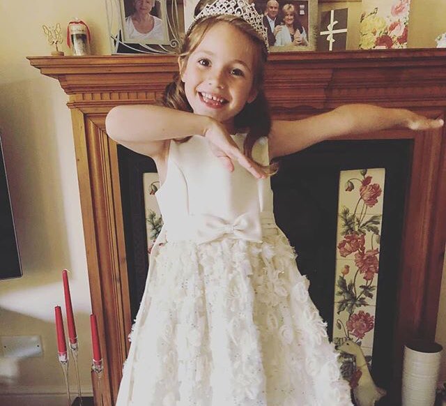 iamdabofficial's tweet photo. Miss Everything with the most beautiful smile supporting the DAB movement! THANKYOU 🙌🙌 ❤️🖤 #dancersagainstbullying #misseverything #support #beautiful https://t.co/gKF5E8RlZy