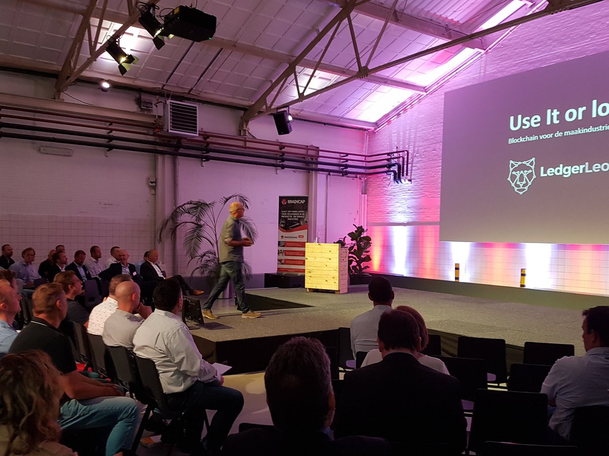 BrainSquare_'s tweet photo. #thefactory alles over #blockchain presentatie Johannes Brouwer #maakindustrie https://t.co/UK82wHzOuT