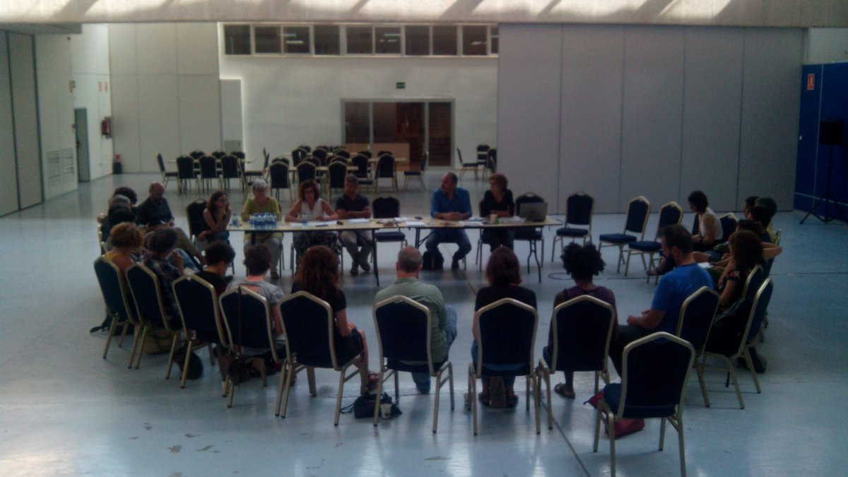 Atapib1's tweet photo. Iniciam la trobada del sector escènic al Casal de Peguera. Esperam treure'n profit! @teatreprincipal @Microteatres @IguanaTeatre @auditorialcudia @JoanaPe03554122 
@JeroniGuiemObra https://t.co/qFmjsTId2c