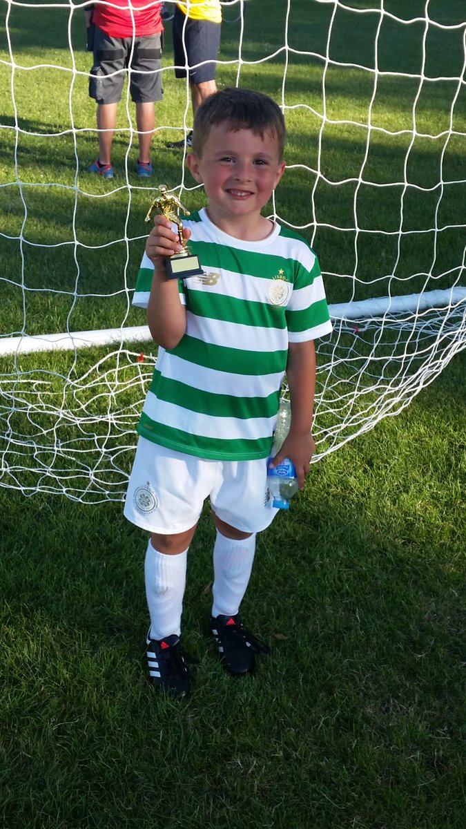 danomufc's tweet photo. Main man #baller #leftpeg #rightpeg @LurganCeltic #training #harry https://t.co/4MhzGZkXp3
