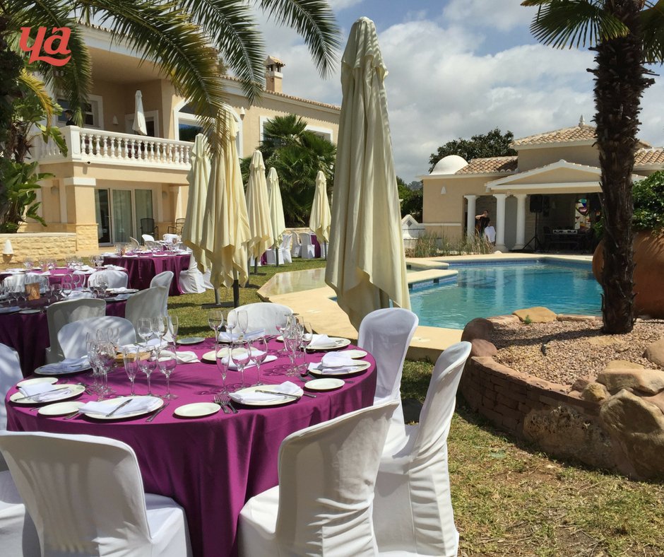cateringya's tweet photo. D&amp;L vivieron un día muy especial lleno de rincones mágicos que enmarcaban una historia de amor irrepetible. Felicidades, a disfrutar de una nueva vida juntos! ❤🥂
#TuBodaConCateringYa #WeddingDay #BodasOriginales #BodasConEncanto #BodasconLove #Wedding #Calpe #Boda https://t.co/I1MlYMwSHO