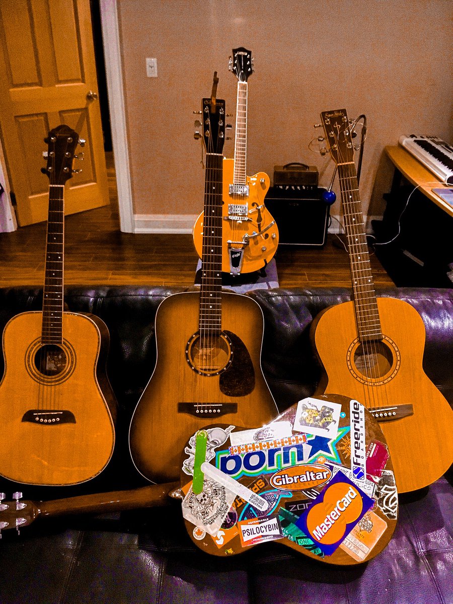 bluorange tweet picture