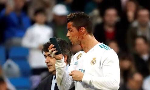 jotajordi13's tweet photo. RT➡️ JEFECITO ( 🥚🥚 )
Fav➡️ Cristiano ( 🤳 ) https://t.co/m7SG40rEL6