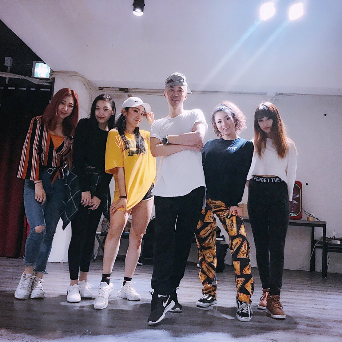 NEARCREW2018's tweet photo. 리허살 D-1 끝
リハーサル 初日終了
We just finished rehearsal for the first day! 

#Korea #dance #dancer #artist #Japan #일본 #한국 #댄스 #댄서 #춤 #아티스트 #dailylook #audition #오디션 #オーディション #like #kpop #jazz #hiphop https://t.co/tUklxeu4M5