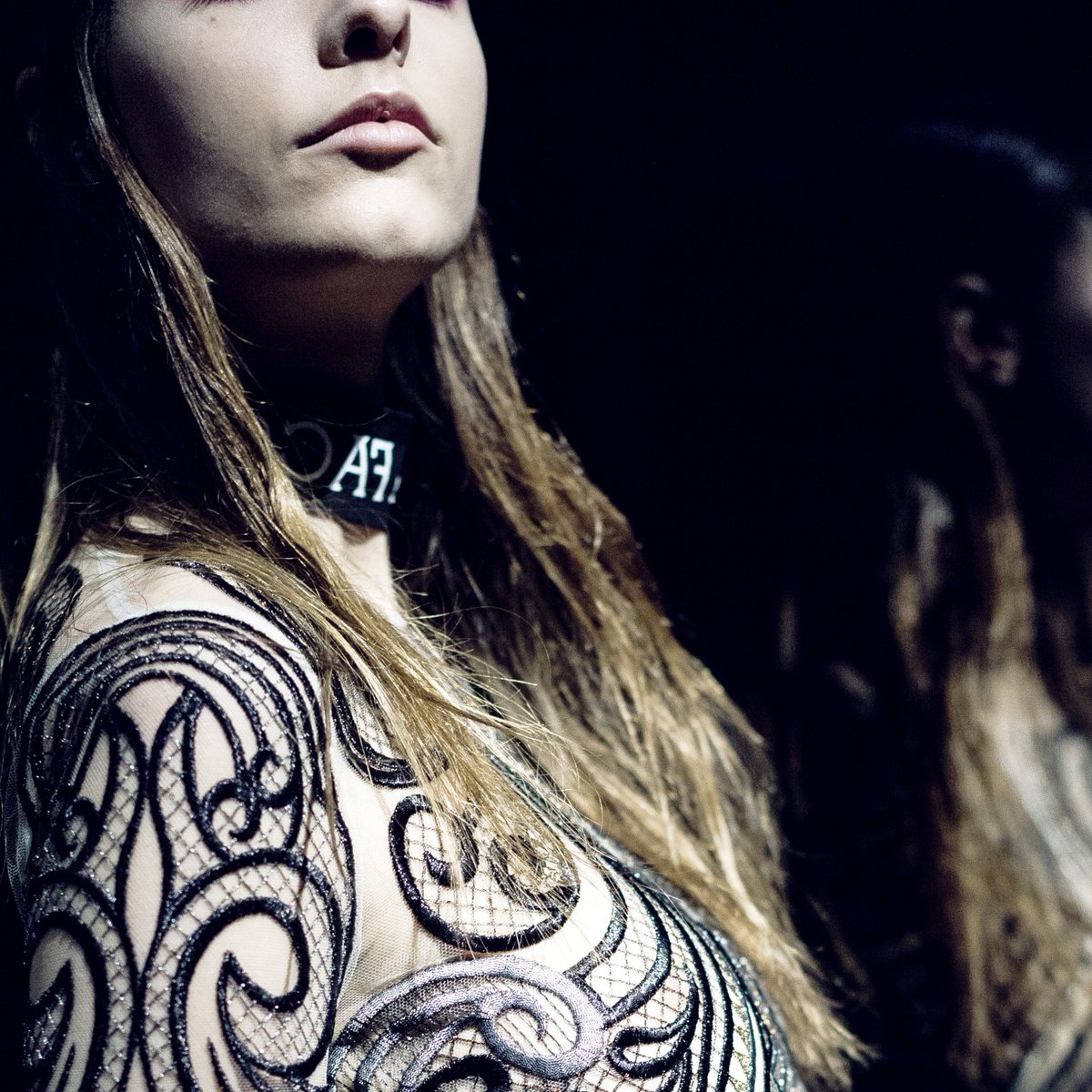 manuelfacchini's tweet image. Fractals - mysterious complex patterns. Their scale increases and decreases, but their shape remains the same.
@manuelfacchini FW 18 RE-FRACTION womenswear collection
manuelfacchini.com
#ManuelFacchiniOfficial #ManuelFacchini #Refraction #Refracchini