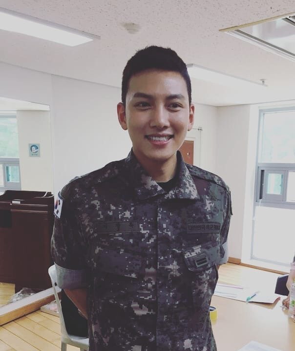 talliihhaa's tweet photo. 철원에서 같이 근무하는 군인의 가족 인스타에 계탔다며 올라온 지창우기 https://t.co/VzDfMRTgoT