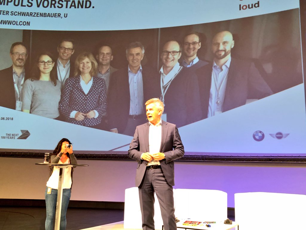 netzabine's tweet photo. Wunderbare Analogie: #WOL Werte und @BMW Werte: 
Transparenz und Wertschätzung: Vorstand Peter Schwarzenbauer walks the talk. #BMWWOLCON https://t.co/nAJdwQrpM1