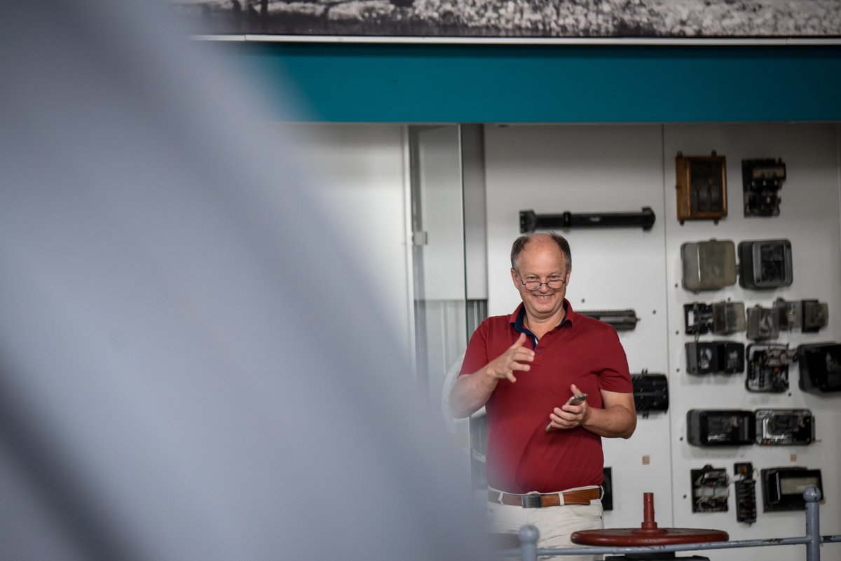ECSEL_AutoDrive's tweet photo. Our coordinator @reiner_john_ doing a great job inspiring the team and moving ideas forward #teamAutoDrive #FutureMobility #failsafe #failaware #failoperational @emuziejus https://t.co/i9Epsrizqb