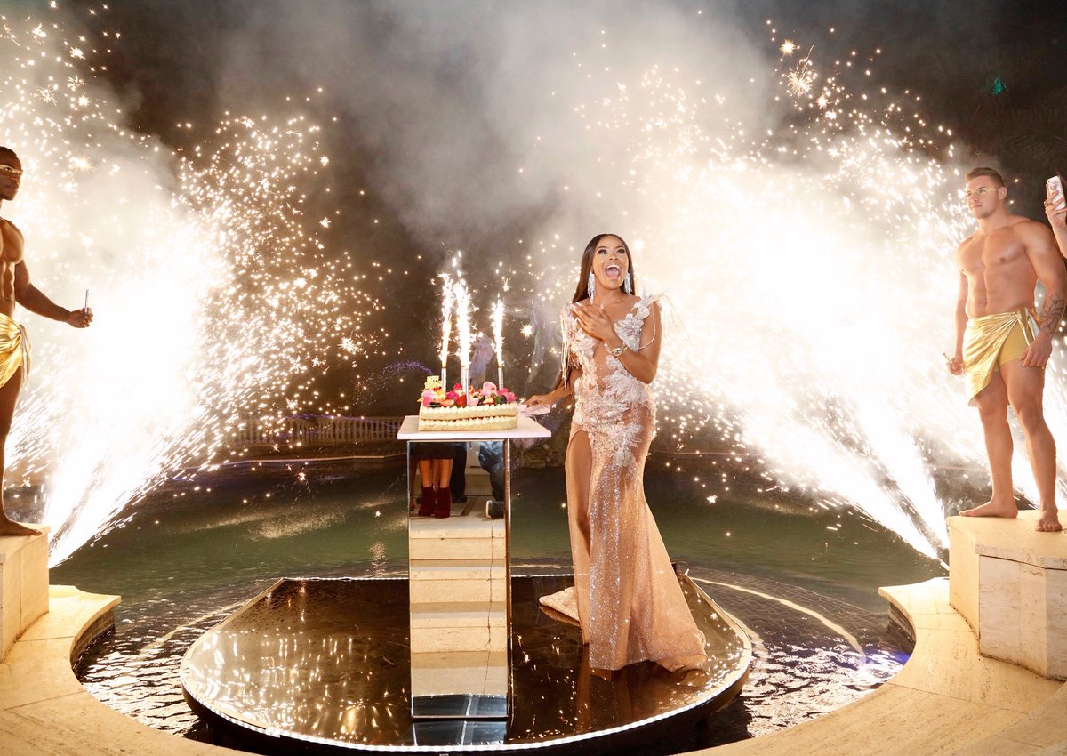 Bonang's tweet photo. ...last night was a DREAM! Unforgettable.... 👌💖💐🙏🏽 #B31 https://t.co/YXzjdxsYRI