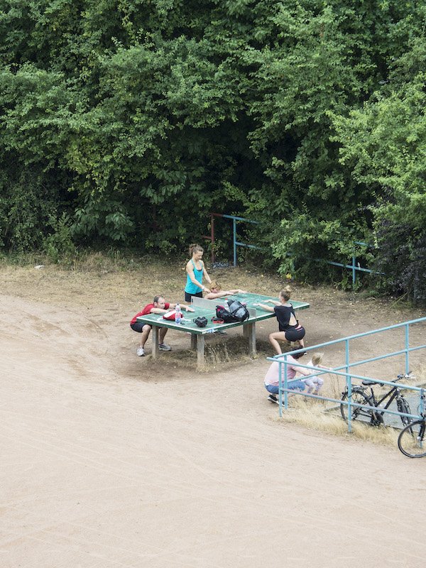 Modi alternativi di usare un tavolo da ping pong
ilpost.it/2018/06/26/fot…