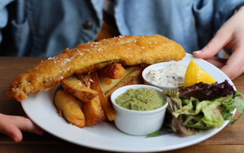 Hospitalityline's tweet photo. What's your favourite pub food? Tweet us and let us know!
#HospitalityLine https://t.co/pBmoSr8d9o