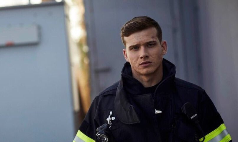 911NewsUpdates's tweet photo. Happy Birthday the incredibly talented Oliver Stark. The #911onFOX star turns 27 today. 🎉

#ChoiceBreakoutTVStar @oliverstarkk https://t.co/cY8EaR5I6c