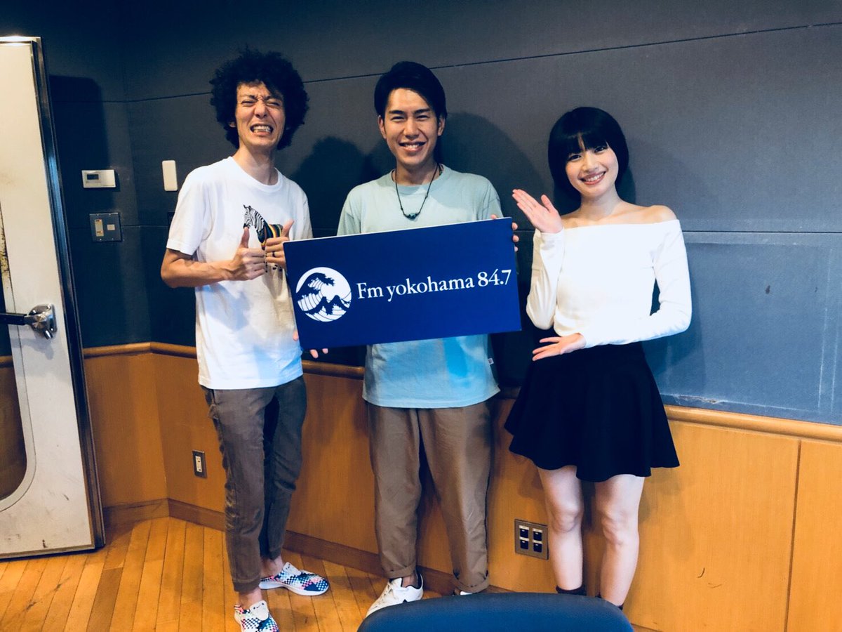 O Xrhsths Uebo ウエボー Sto Twitter Fm Yokohama Tresen 聴いて下さった皆さんありがとうございました 明日も曲をかけて頂ける事になったので 是非ともチェックをば Fmyokohama Tresen とれせん 植松哲平 小松美咲 Uebo T Co J7gcq2gqdo