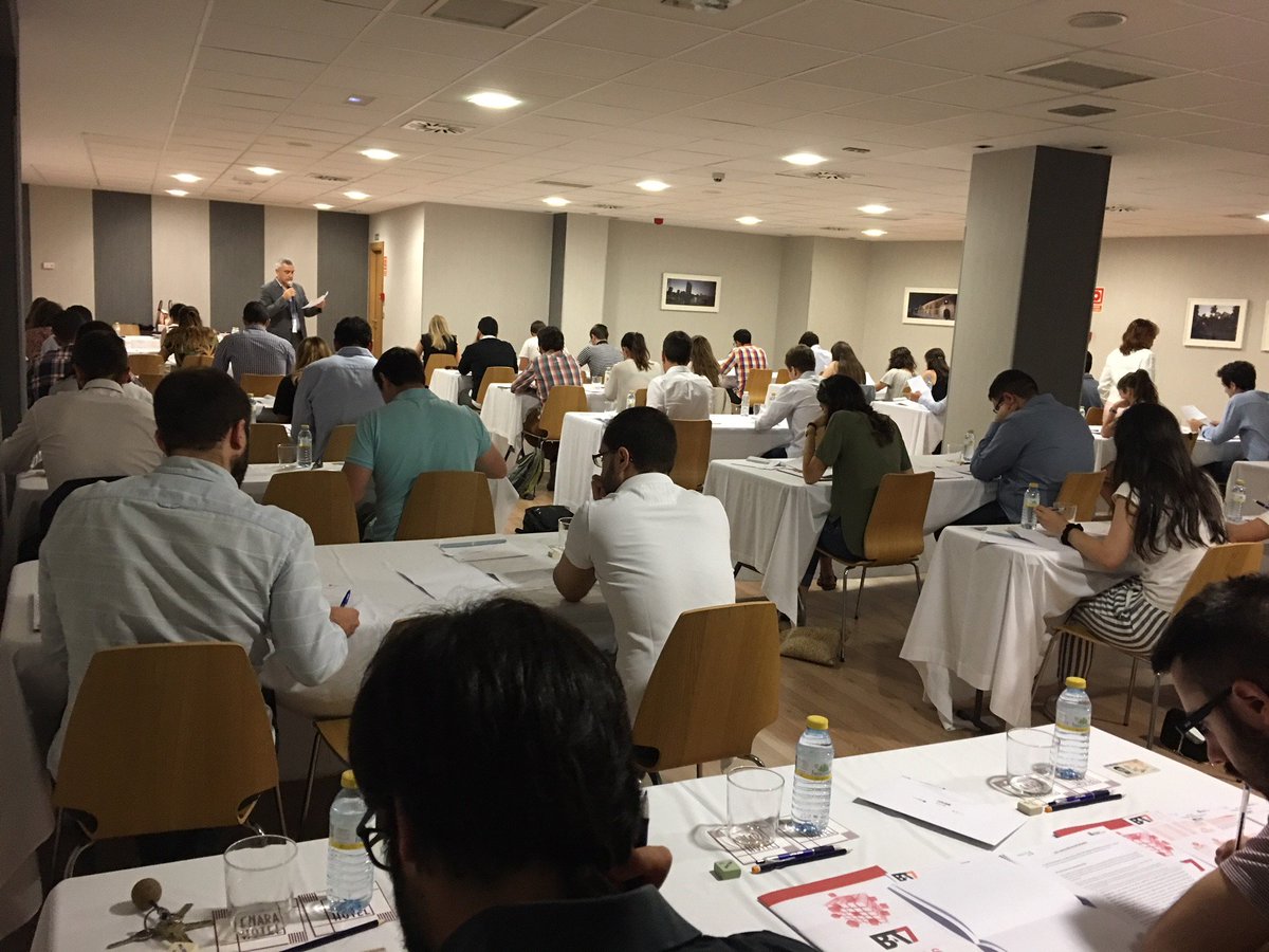 empresasjcyl's tweet photo. Ayer comenzamos las primeras pruebas del proceso de selección de los candidatos a una nueva edición del Máster de Comercio Exterior y Digital Business. ¡Suerte a los candidatos! #mastercomex https://t.co/lfxndKo5SM