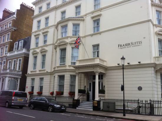 McGoffGroupFS's tweet photo. En route to London for a catch up with a number of clients, first stop - the absolutely stunning @FraserSuitesSG #MGFS #canilivehereplease https://t.co/7LRTbJQGK0
