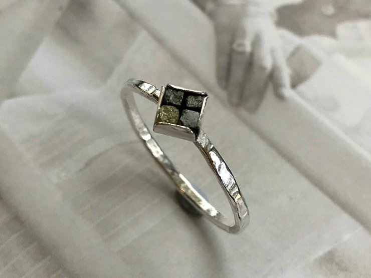 buff.ly/2Ln1UXF Read my interview with jewellery designer Gem Freeman on the blog Her new range ' A bit of rough' is made with natural, raw and uncut diamonds.  Such beautiful unique jewellery <a href="/gemofengland/">Gemma Freeman</a> @FemaleBloggerRT