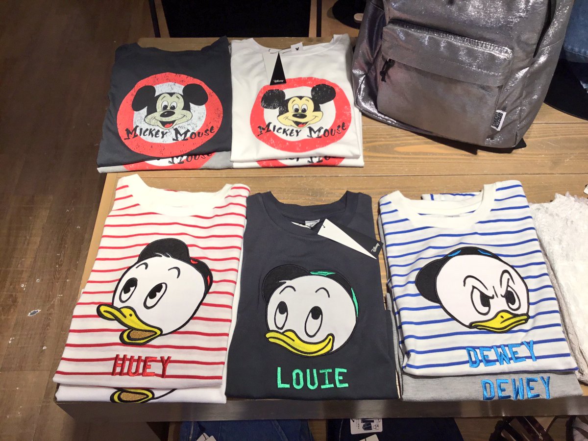 ルミネエスト新宿 2f イーハイフンワールドギャラリー 2f イーハイフンにとっても可愛いディズニーtシャツが入荷致しました 友だちとおそろコーデもよし 3兄弟全部揃えてもよし ぜひぜひお買い求めくださいませ