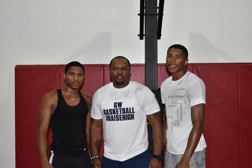 HC_CoachBrown12's tweet photo. TEAM DEMI 4 LIFE!!!
Great night @NLFactory w/ @1click_ @IAMMOSESFLOWERS
We have built a culture where it does not matter who you play for. We all share the same goal and that’s to take our game to the Next Level.
#NewEnglandStrong #FactoryLife #NextLevelNightOwls #LevelUp https://t.co/JFW5WlaViF