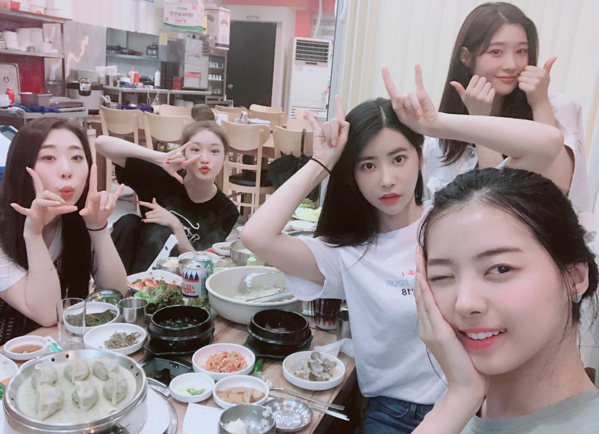 Just_IOI's tweet photo. GIRLS https://t.co/q9yPXXcc51
