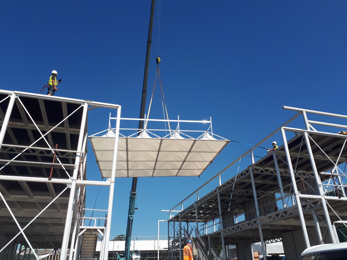 wwstructures's tweet photo. Our spaceroof going on one of our structures at GFoS it is so nice to see beautiful blue skies. @fosgoodwood is one of our favourite events and we love being part of it.
#goodwood #festivalofspeed #worldwidestructures #eventprofs
https://t.co/F1F2QDJZiF https://t.co/esvfcsoxOD