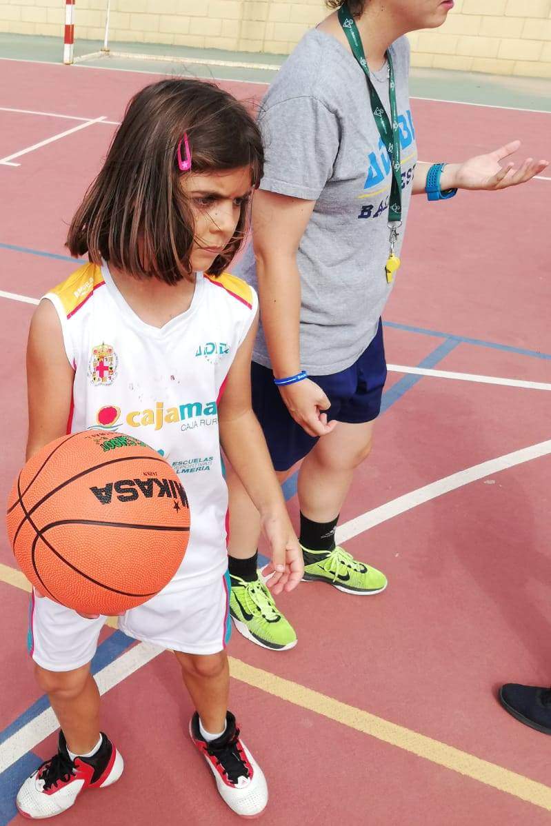 adaba_basket's tweet photo. #CLP2018
Hacemos lo que nos gusta!!
@clubadaba @adaba_basket @iberitos #iberitos @adaba #campusadaba #yosoydeadaba @hoteles @senatorhotels @Senator_HR #adaba #niños #niñas #baloncesto #basket #almeria https://t.co/n5lWUNbY5r