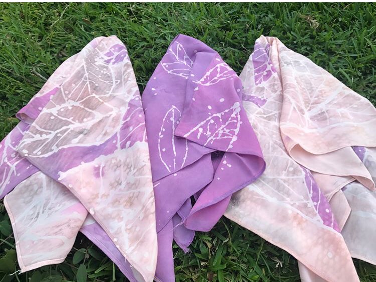 thegiftplug's tweet photo. @hookedonkaothar Luxury with a twist! Silk scarves suitable gift for Mom, sister, bestie or girlfriend that’s all about that luxurious lifestyle. #GiftsForHer #GiftsForHerLagos #TheGiftShop #GiftConciergeLagos #TheGiftPlug https://t.co/VYCS1UyVZJ